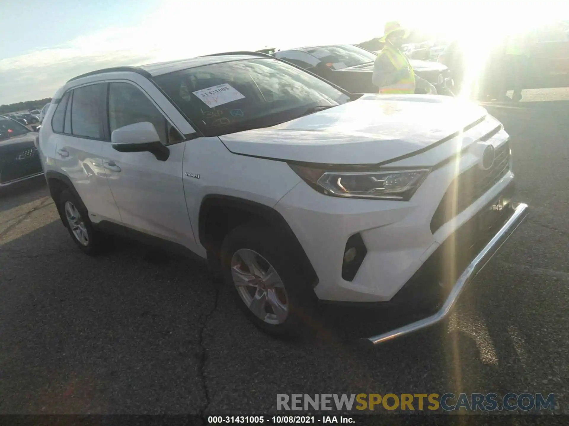 1 Photograph of a damaged car JTMRWRFV4KD027470 TOYOTA RAV4 2019