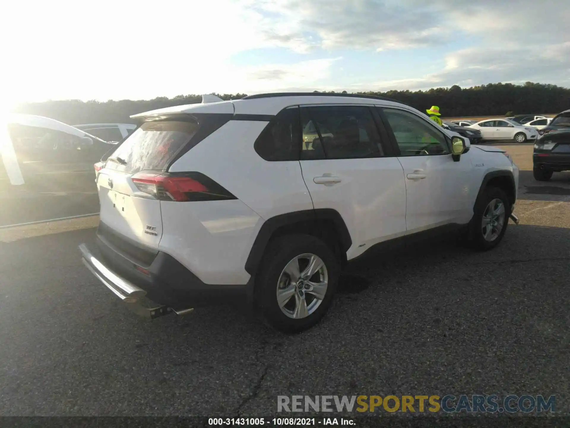 4 Photograph of a damaged car JTMRWRFV4KD027470 TOYOTA RAV4 2019