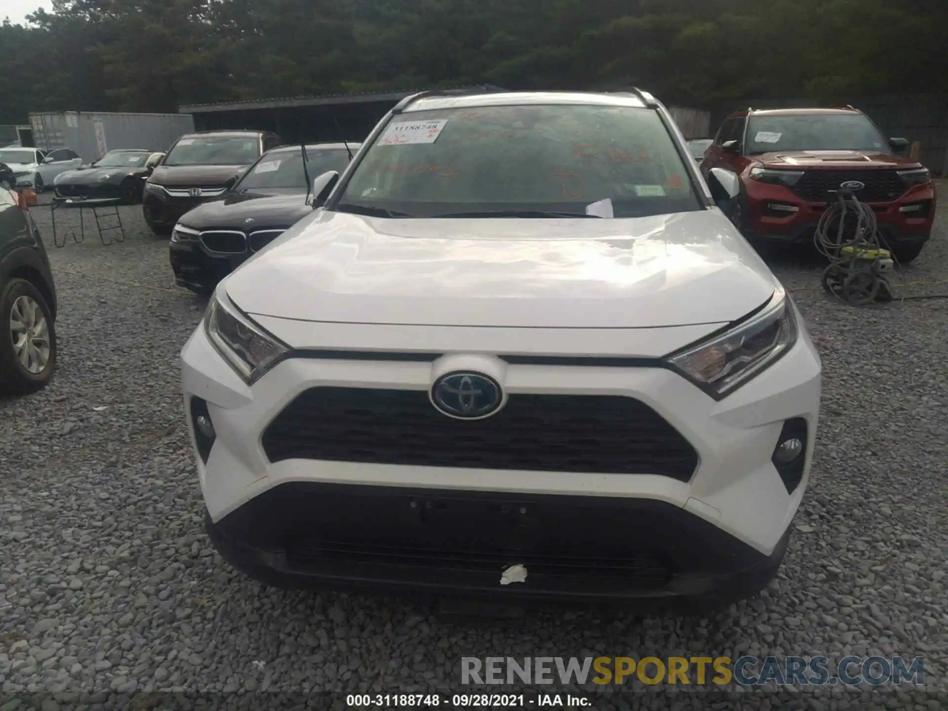 6 Photograph of a damaged car JTMRWRFV4KD028280 TOYOTA RAV4 2019