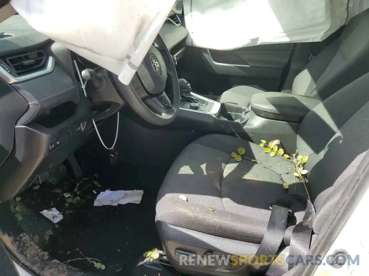 7 Photograph of a damaged car JTMRWRFV4KD043152 TOYOTA RAV4 2019