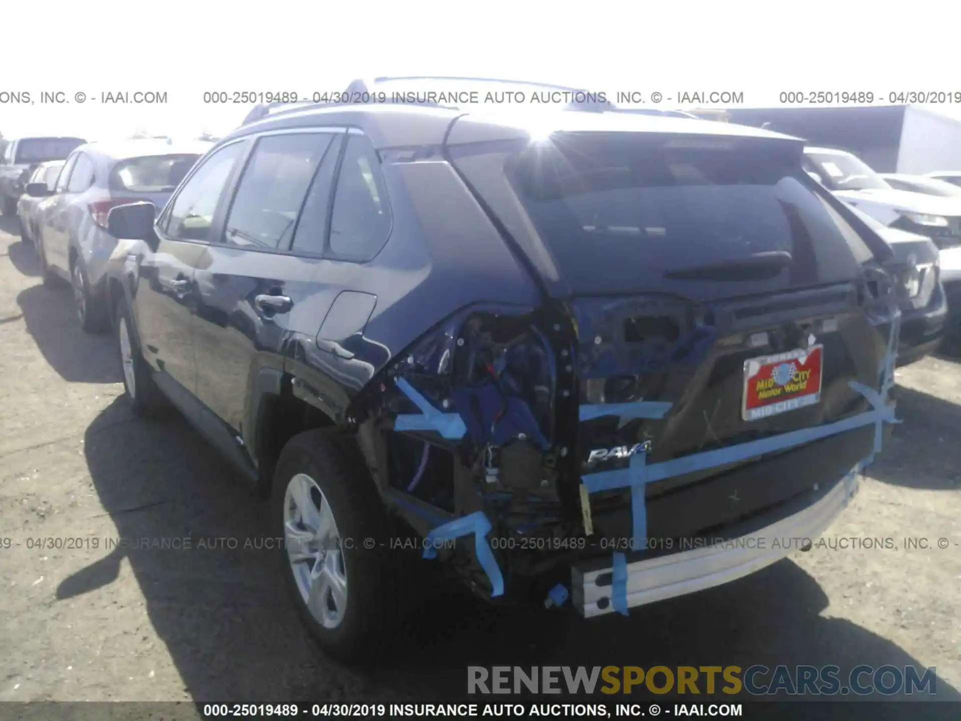 3 Фотография поврежденного автомобиля JTMRWRFV5KD004277 TOYOTA RAV4 2019