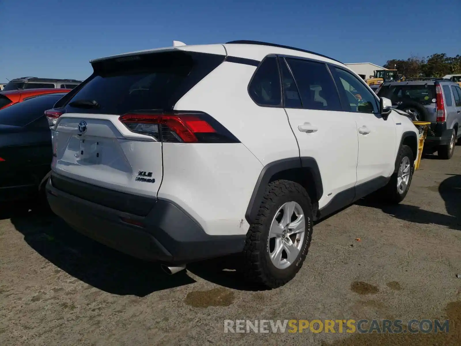 4 Photograph of a damaged car JTMRWRFV5KD005672 TOYOTA RAV4 2019