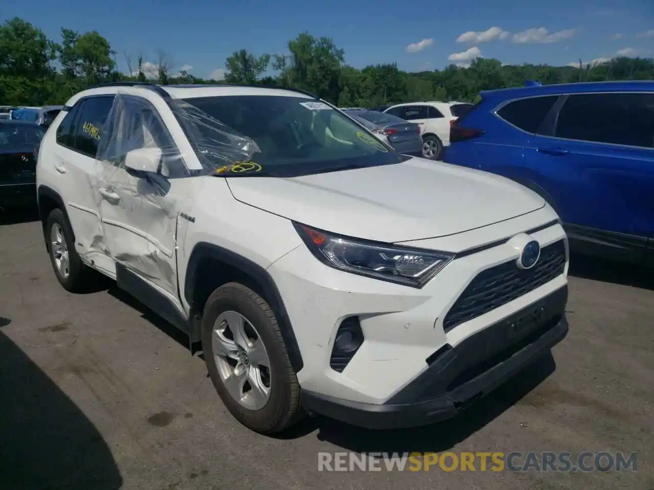 1 Photograph of a damaged car JTMRWRFV5KD022942 TOYOTA RAV4 2019