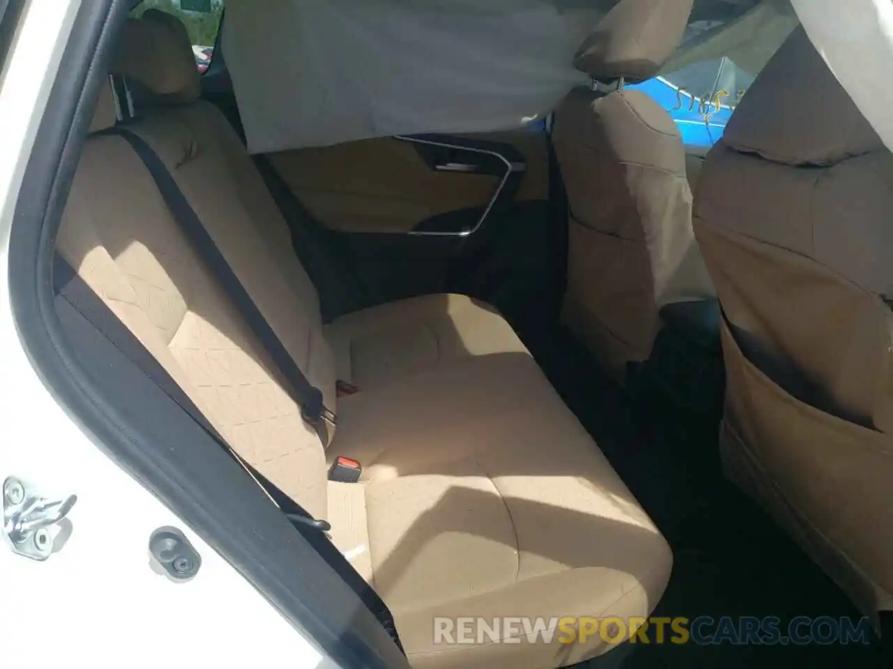 6 Photograph of a damaged car JTMRWRFV5KD022942 TOYOTA RAV4 2019