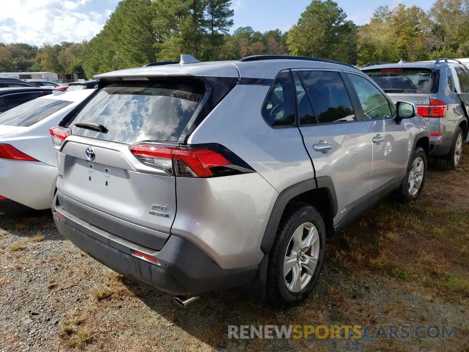 4 Photograph of a damaged car JTMRWRFV5KD027039 TOYOTA RAV4 2019