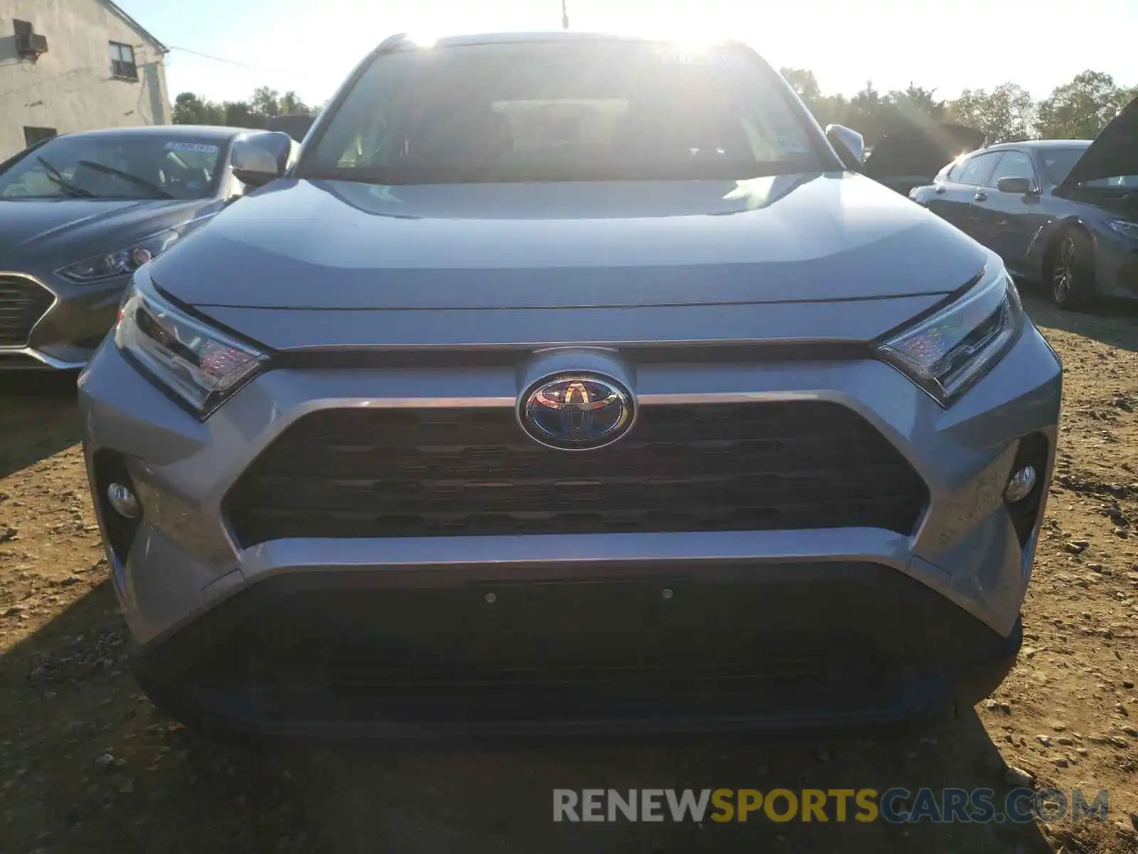 9 Photograph of a damaged car JTMRWRFV5KD027039 TOYOTA RAV4 2019