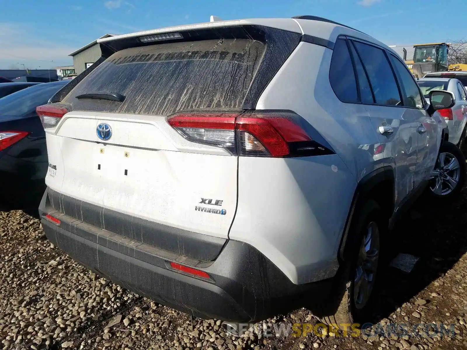 4 Photograph of a damaged car JTMRWRFV5KD031432 TOYOTA RAV4 2019