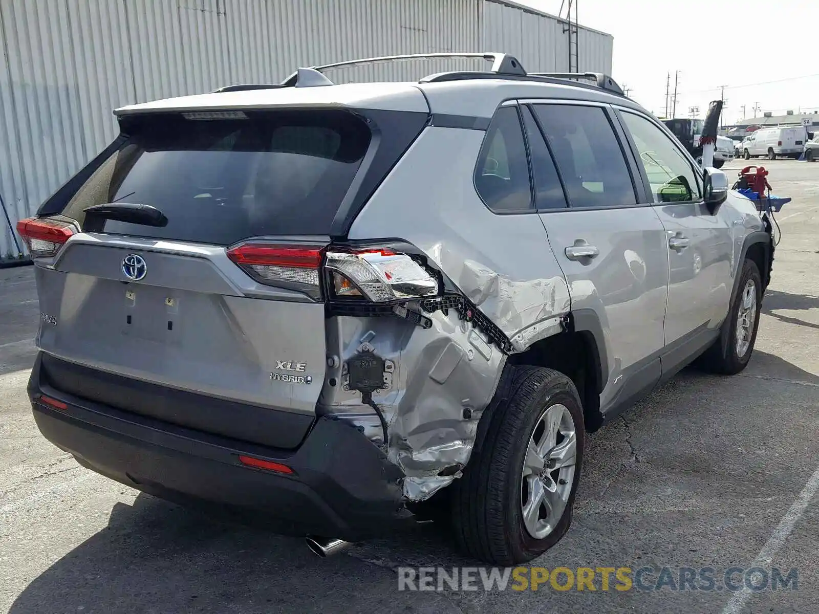 4 Photograph of a damaged car JTMRWRFV5KD500213 TOYOTA RAV4 2019