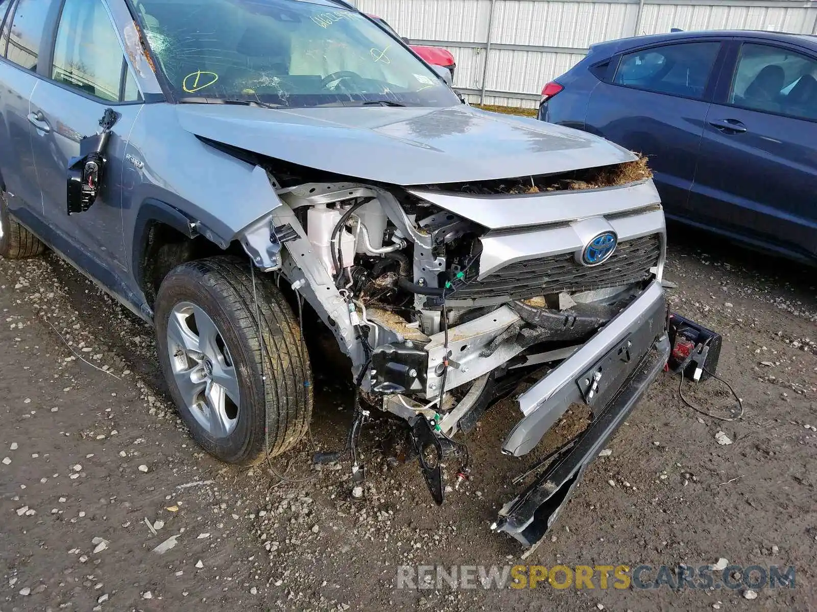 9 Photograph of a damaged car JTMRWRFV5KD512555 TOYOTA RAV4 2019