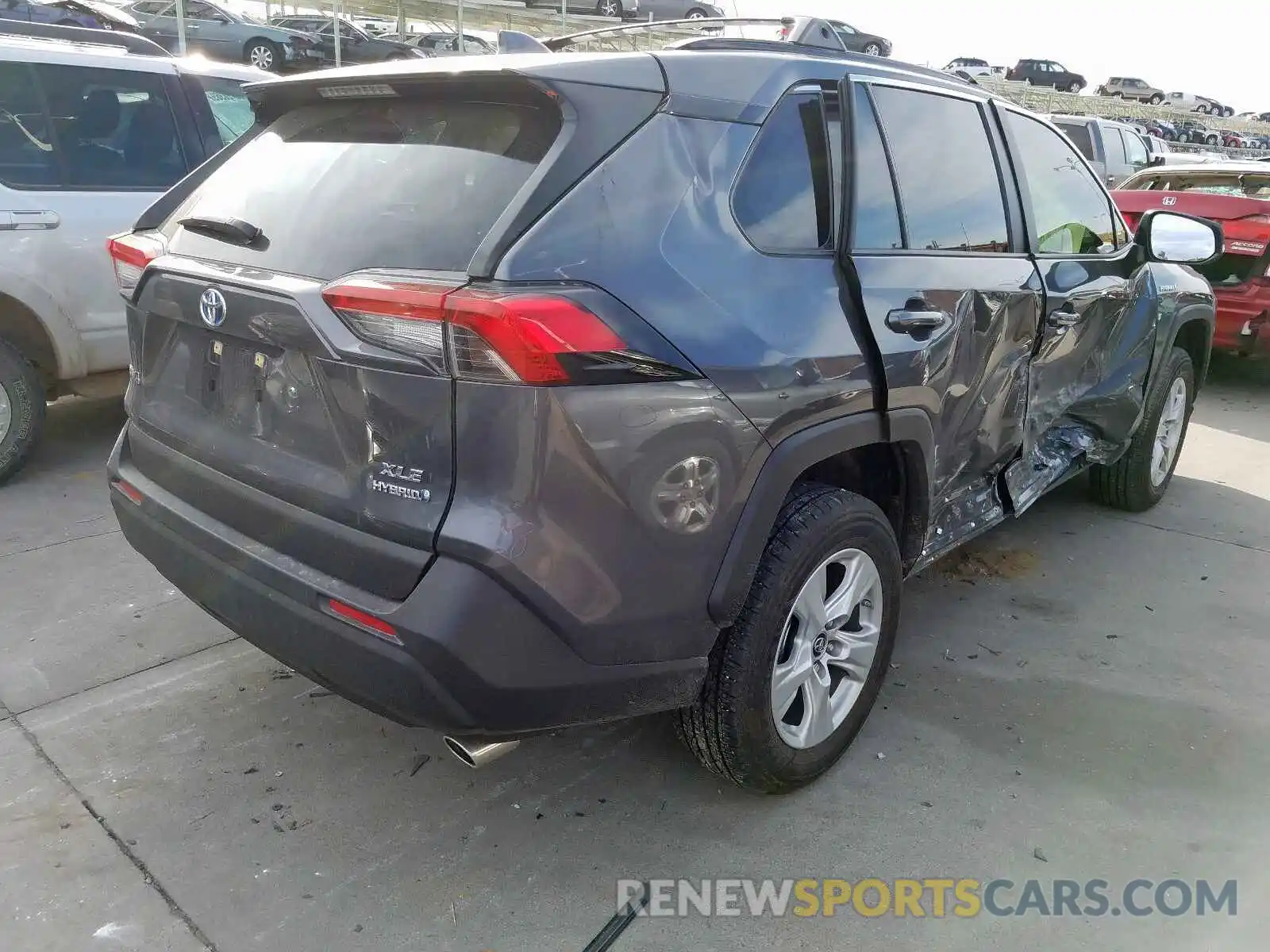 4 Photograph of a damaged car JTMRWRFV6KD009083 TOYOTA RAV4 2019