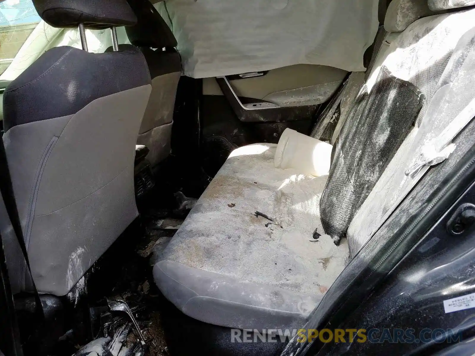 6 Photograph of a damaged car JTMRWRFV6KD009083 TOYOTA RAV4 2019