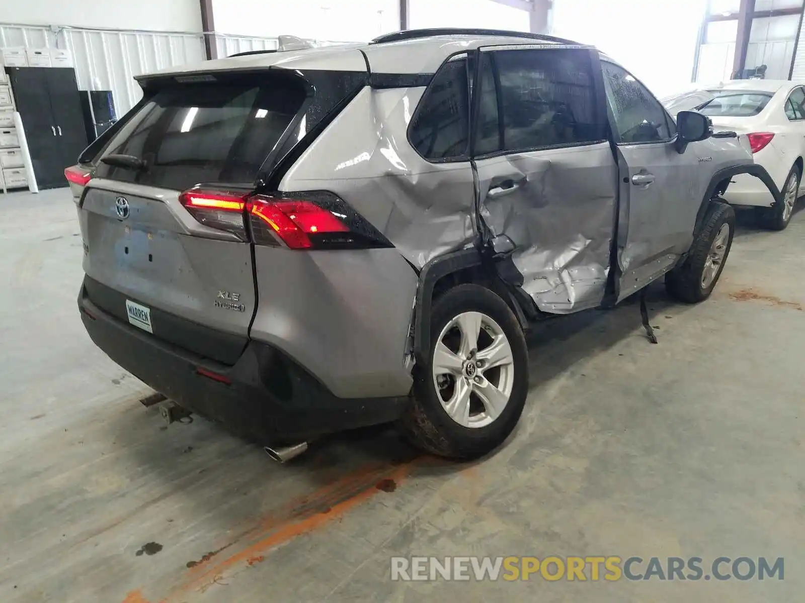 4 Photograph of a damaged car JTMRWRFV6KD011867 TOYOTA RAV4 2019