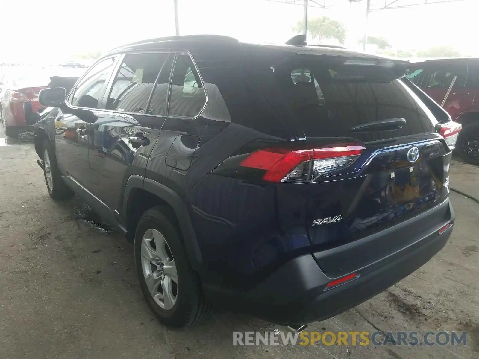 3 Photograph of a damaged car JTMRWRFV6KD021055 TOYOTA RAV4 2019