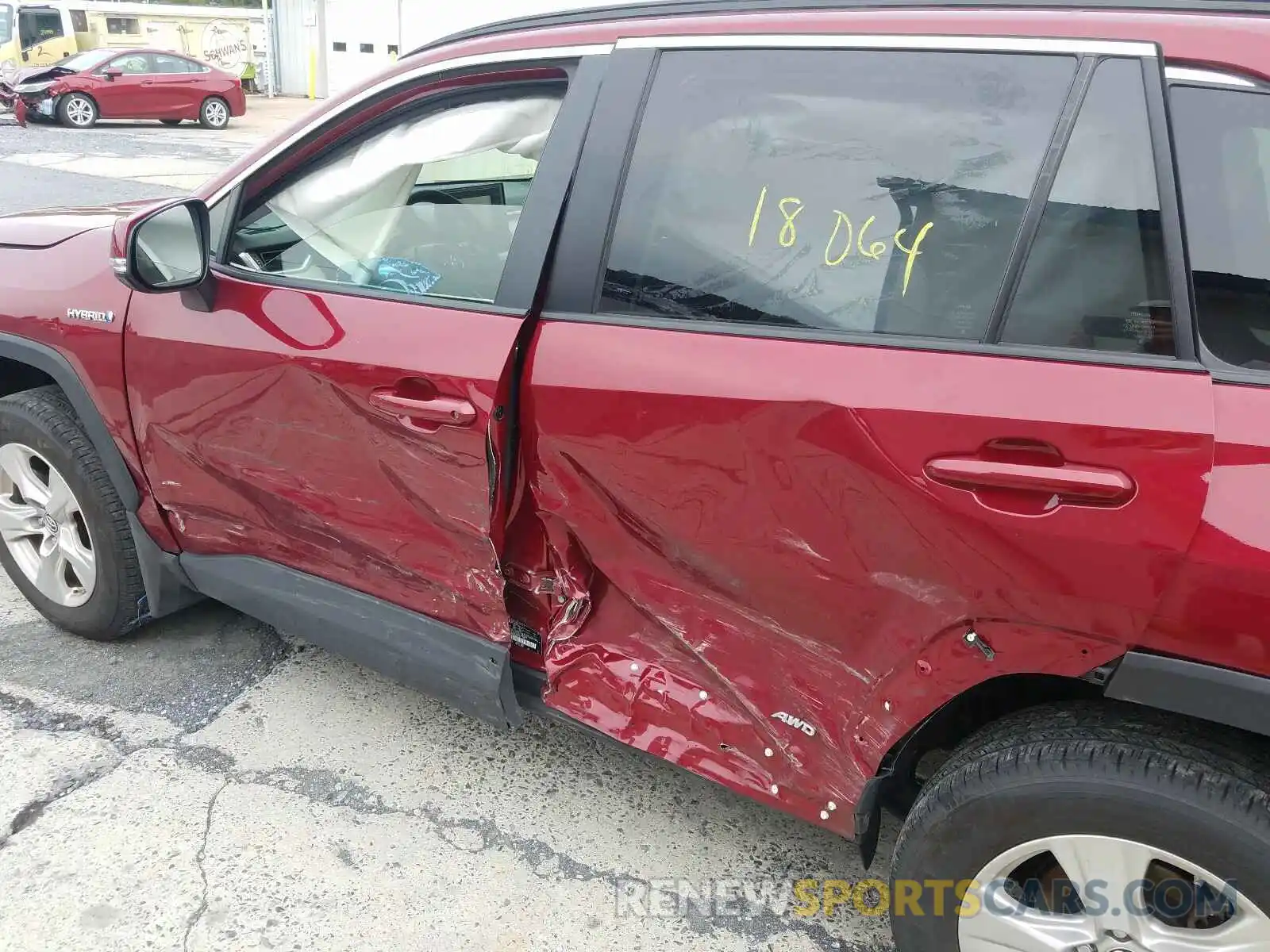 9 Photograph of a damaged car JTMRWRFV6KD034498 TOYOTA RAV4 2019