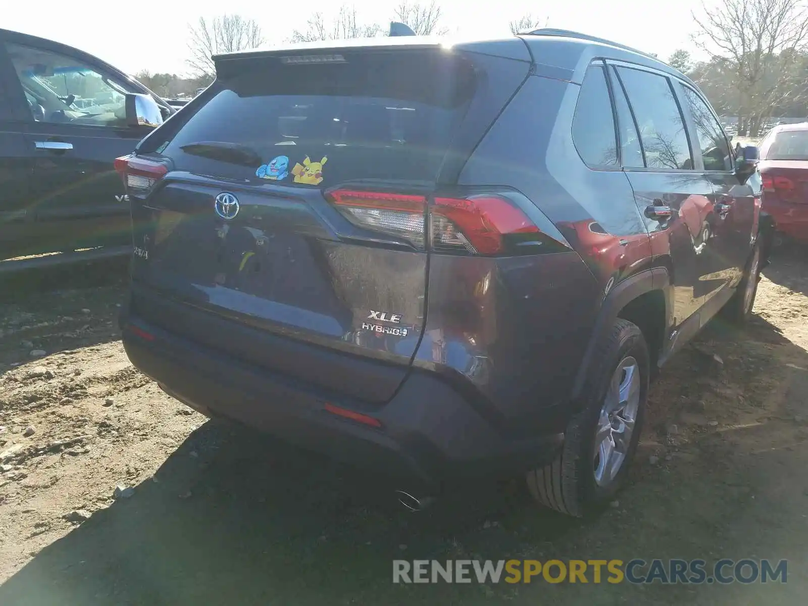 4 Photograph of a damaged car JTMRWRFV6KD041354 TOYOTA RAV4 2019