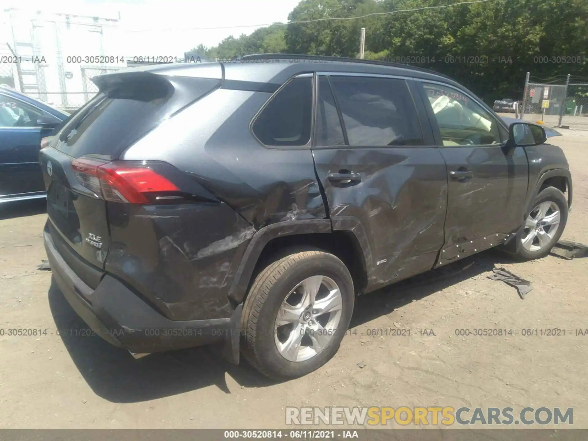 4 Photograph of a damaged car JTMRWRFV6KD508529 TOYOTA RAV4 2019