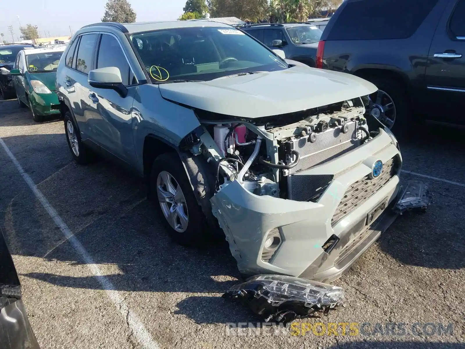 1 Photograph of a damaged car JTMRWRFV6KJ007626 TOYOTA RAV4 2019