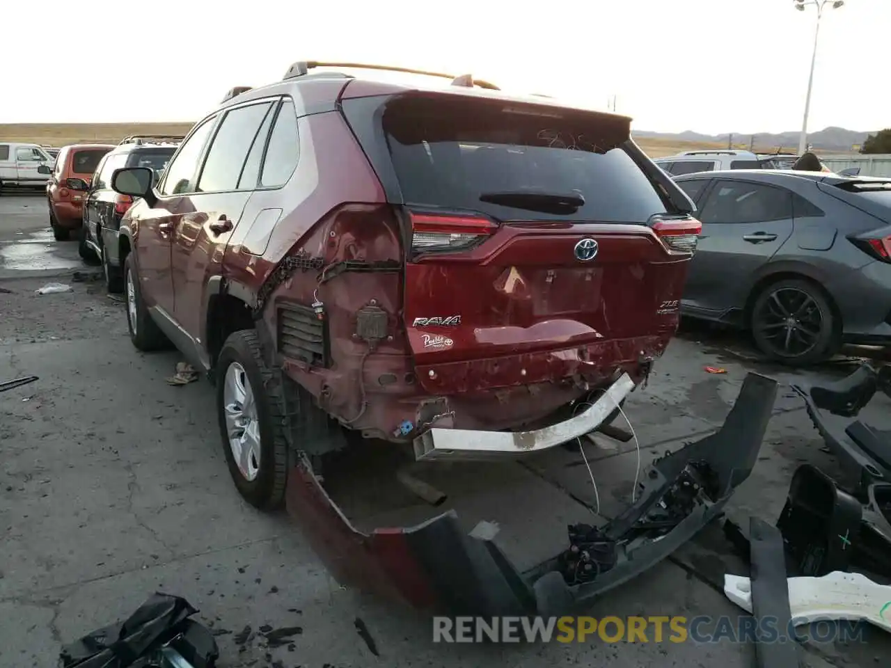 3 Photograph of a damaged car JTMRWRFV6KJ008288 TOYOTA RAV4 2019