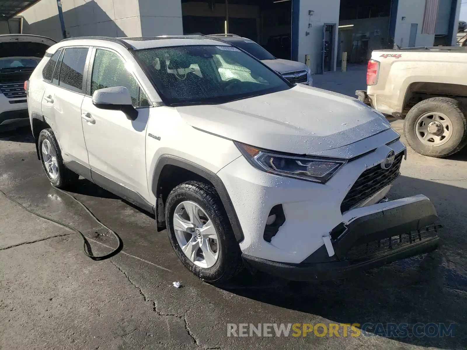 1 Photograph of a damaged car JTMRWRFV7KD006788 TOYOTA RAV4 2019