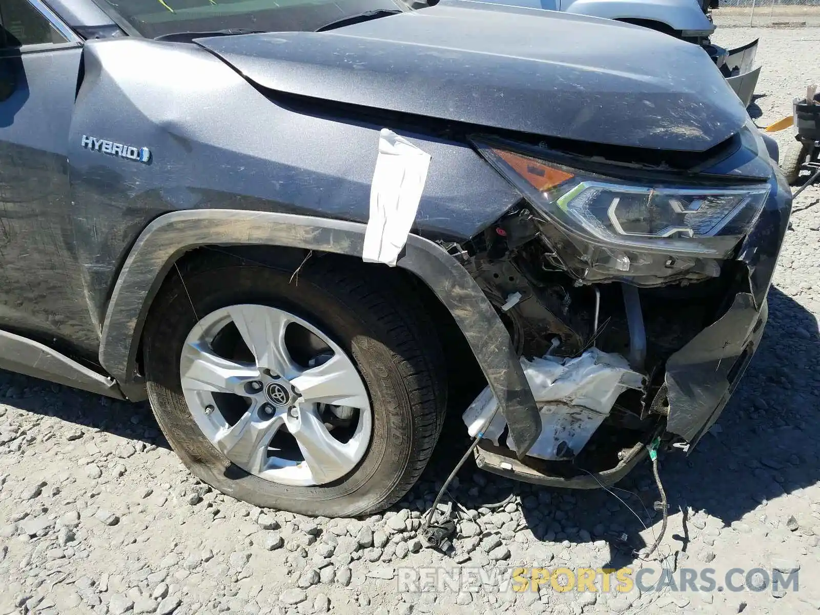 9 Photograph of a damaged car JTMRWRFV7KD022201 TOYOTA RAV4 2019