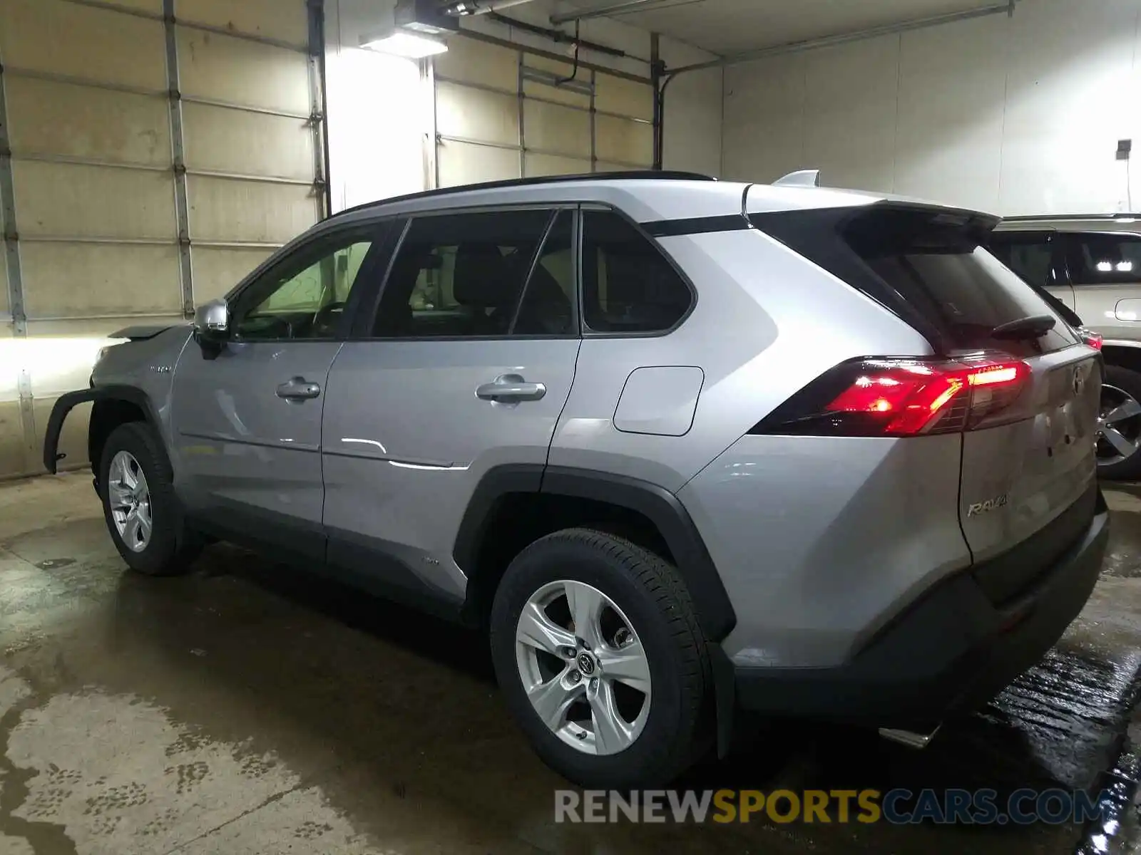 3 Photograph of a damaged car JTMRWRFV7KD026622 TOYOTA RAV4 2019