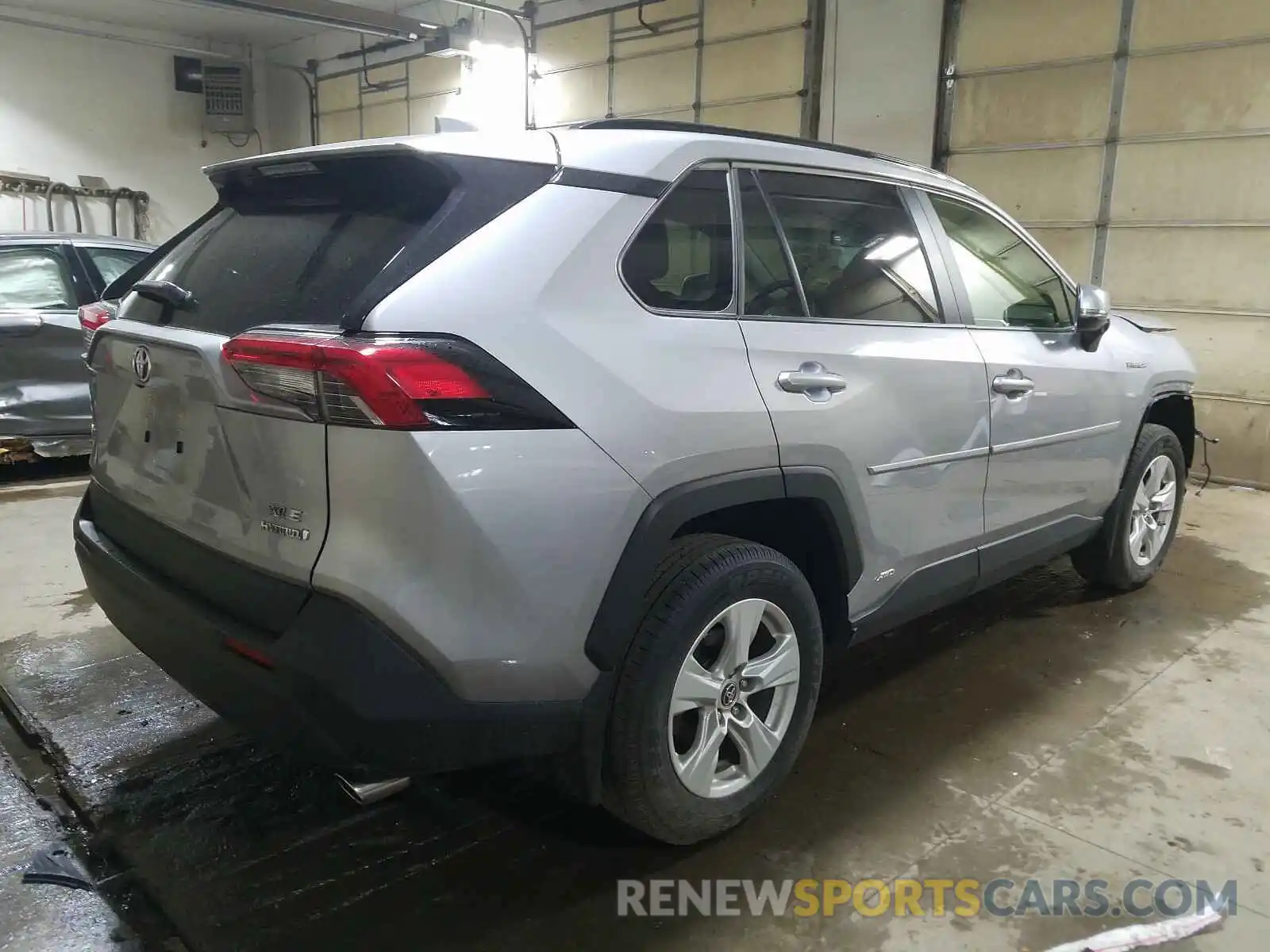 4 Фотография поврежденного автомобиля JTMRWRFV7KD026622 TOYOTA RAV4 2019