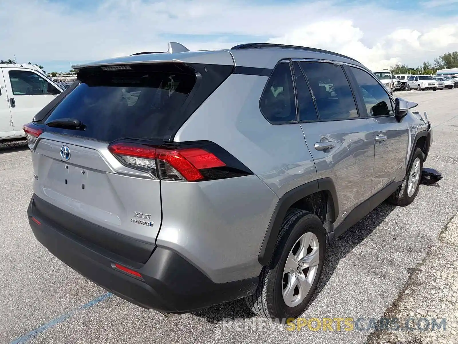 4 Photograph of a damaged car JTMRWRFV7KD027690 TOYOTA RAV4 2019