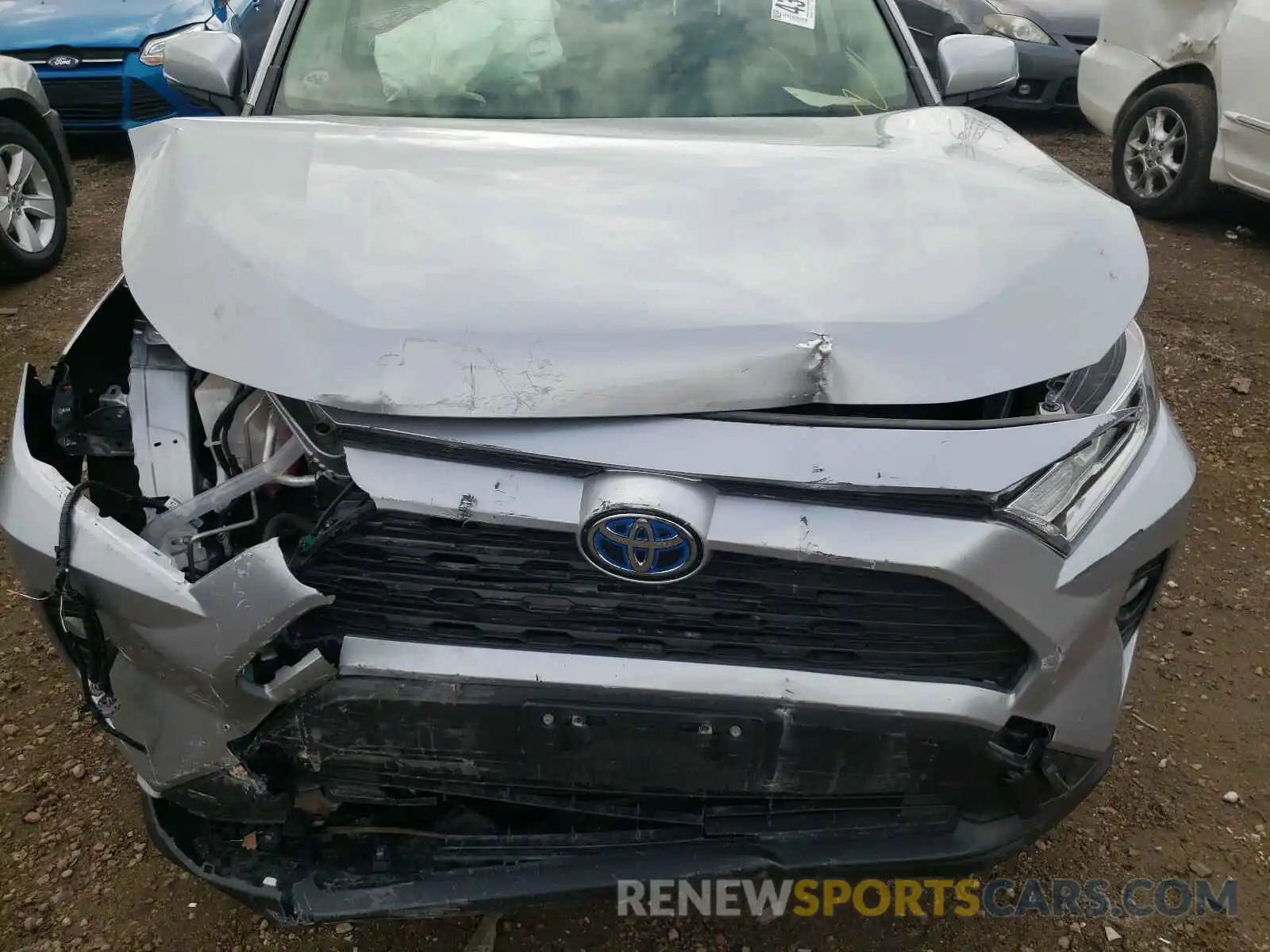 7 Photograph of a damaged car JTMRWRFV7KD033781 TOYOTA RAV4 2019