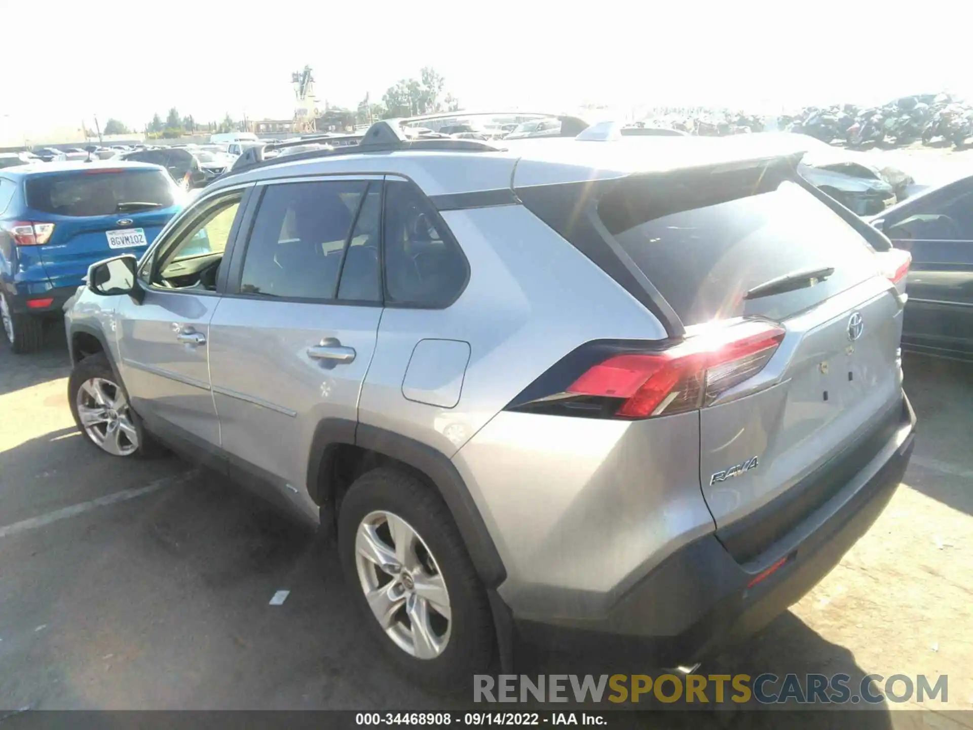 3 Photograph of a damaged car JTMRWRFV7KD037927 TOYOTA RAV4 2019