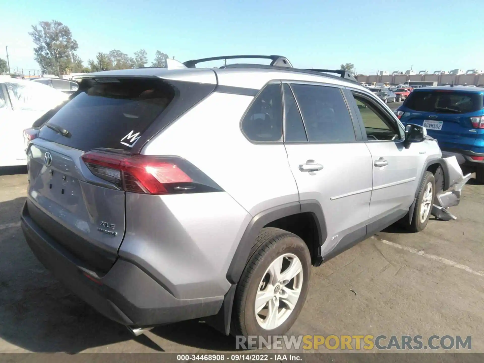 4 Photograph of a damaged car JTMRWRFV7KD037927 TOYOTA RAV4 2019