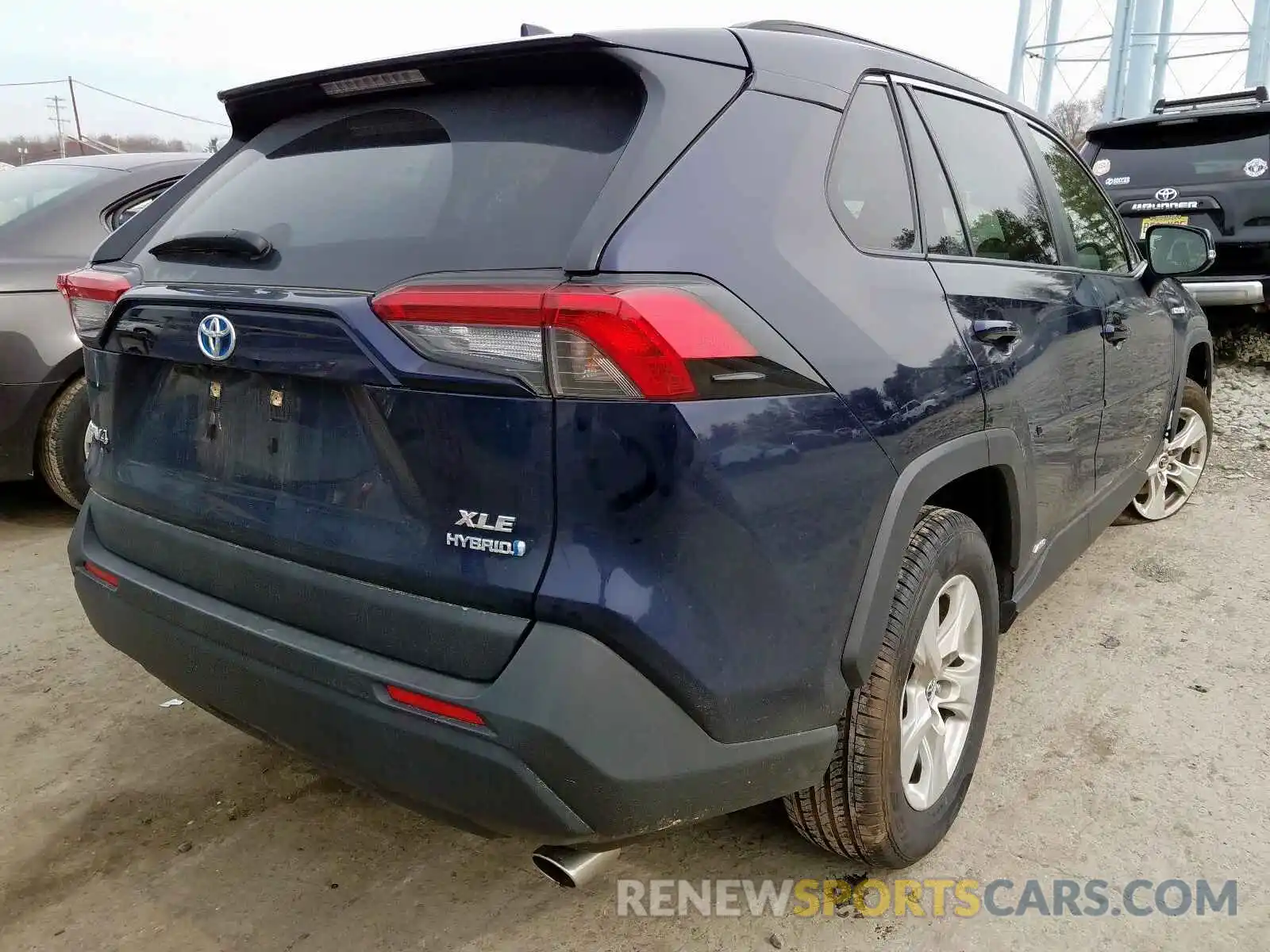 4 Photograph of a damaged car JTMRWRFV8KD007612 TOYOTA RAV4 2019