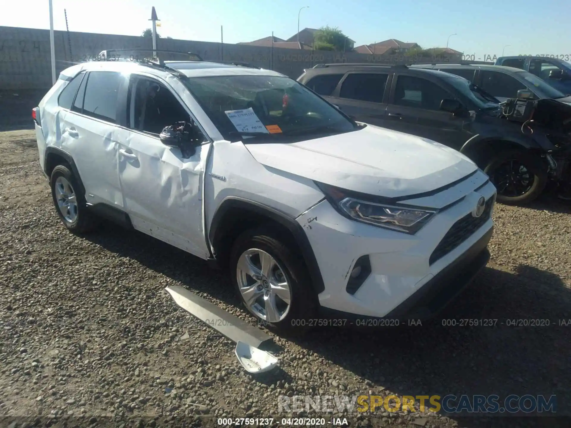 1 Photograph of a damaged car JTMRWRFV8KD008212 TOYOTA RAV4 2019