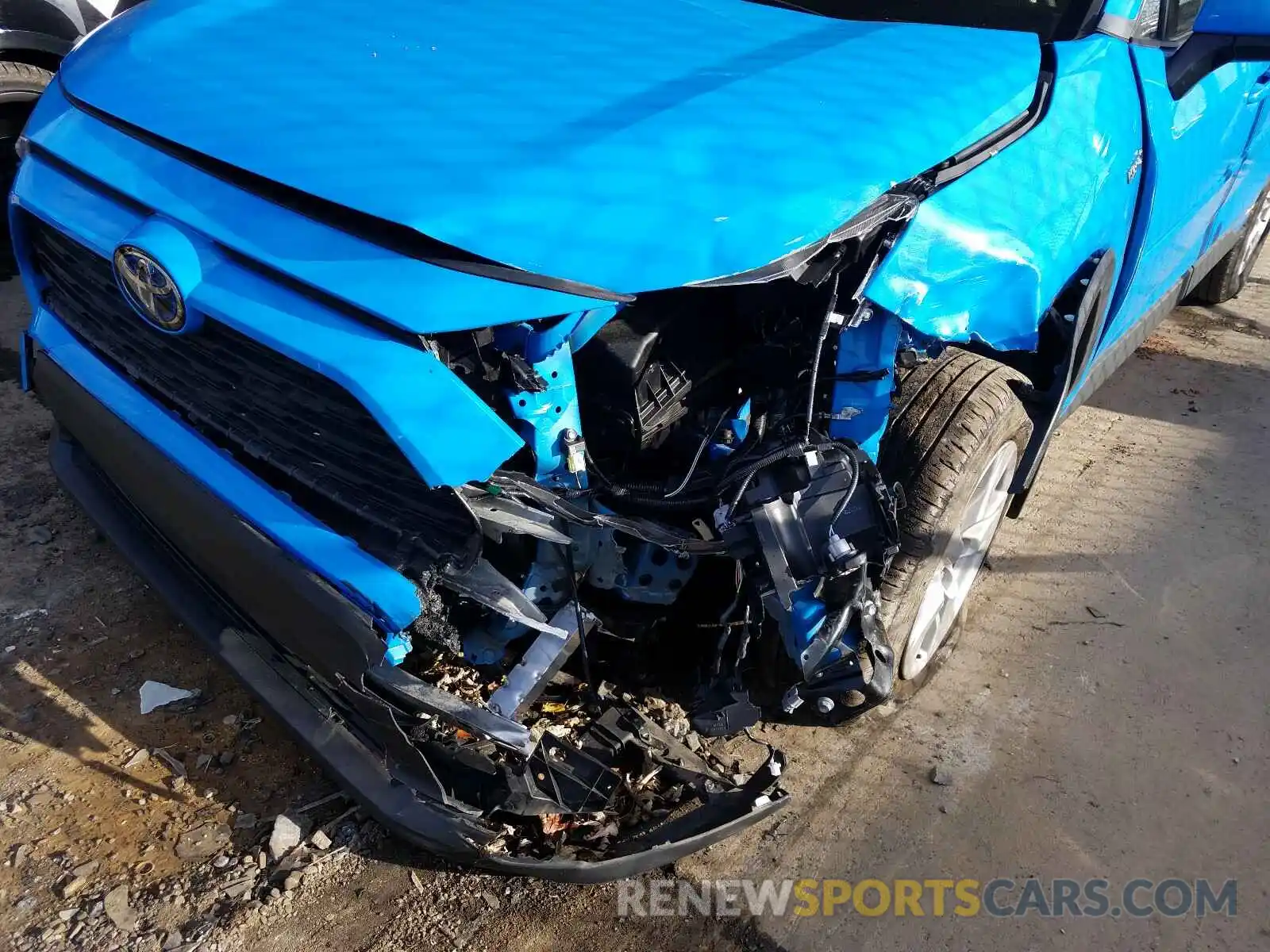 9 Photograph of a damaged car JTMRWRFV8KD009991 TOYOTA RAV4 2019