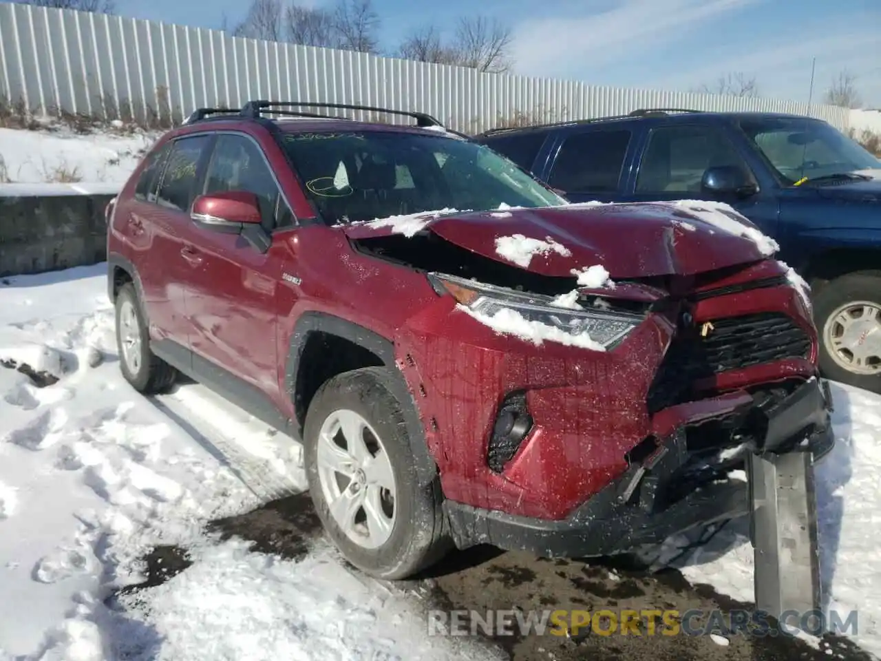 1 Photograph of a damaged car JTMRWRFV8KD011658 TOYOTA RAV4 2019