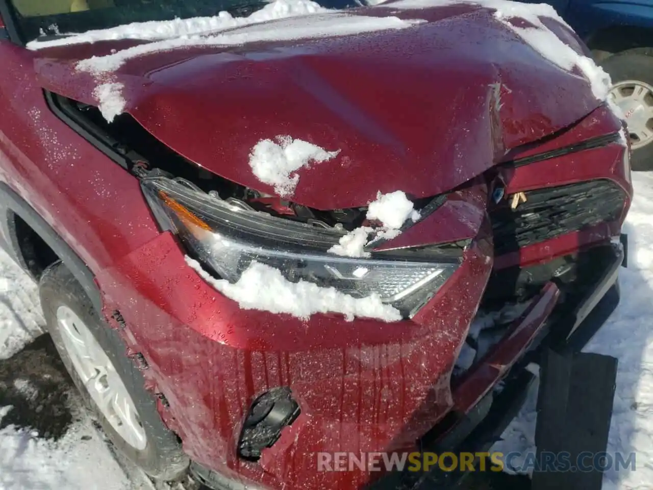 9 Photograph of a damaged car JTMRWRFV8KD011658 TOYOTA RAV4 2019