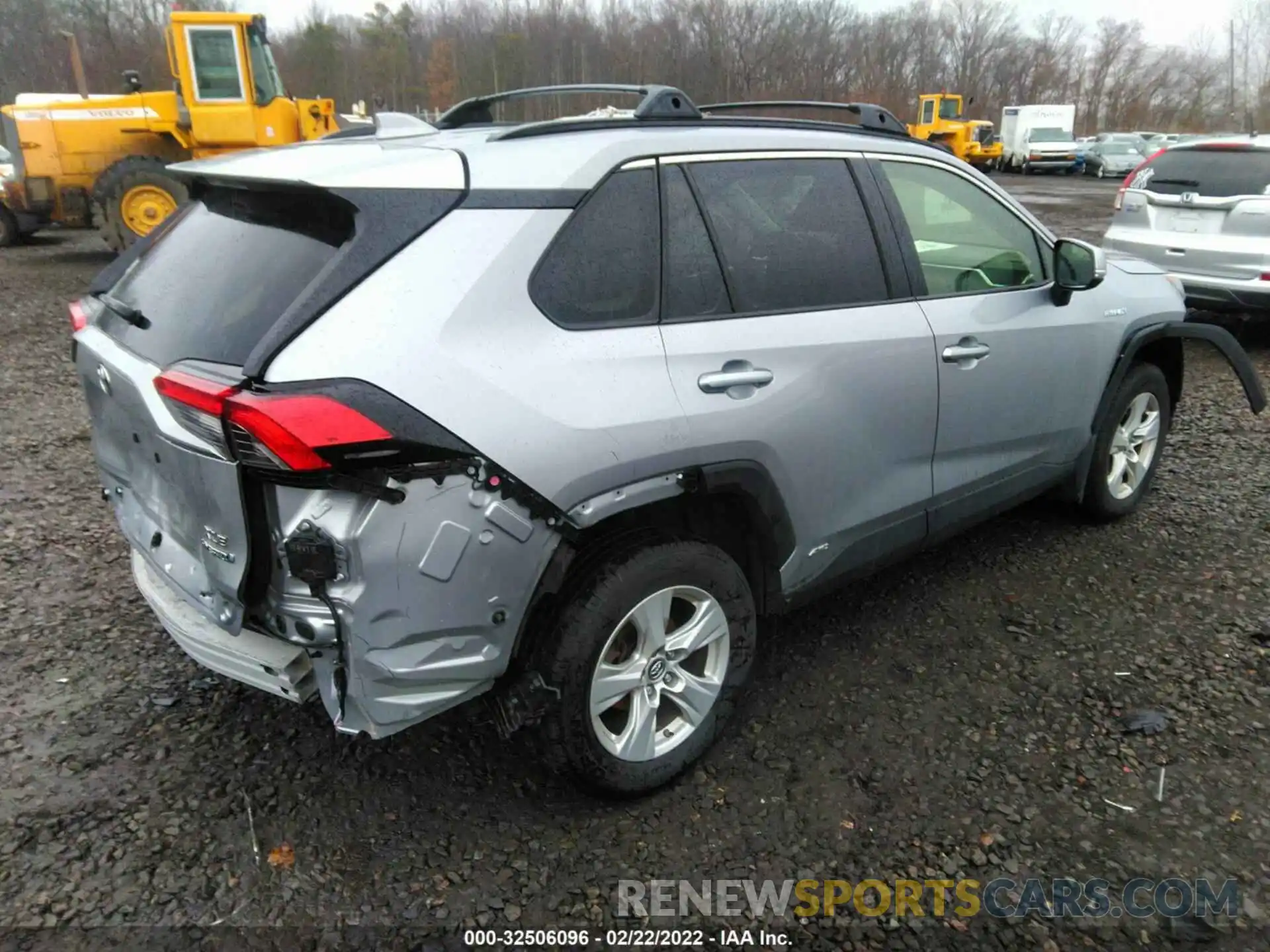 4 Photograph of a damaged car JTMRWRFV8KD011692 TOYOTA RAV4 2019