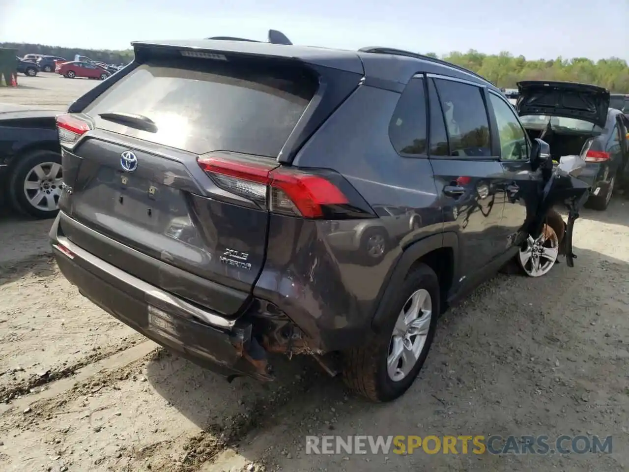 4 Photograph of a damaged car JTMRWRFV8KD013717 TOYOTA RAV4 2019