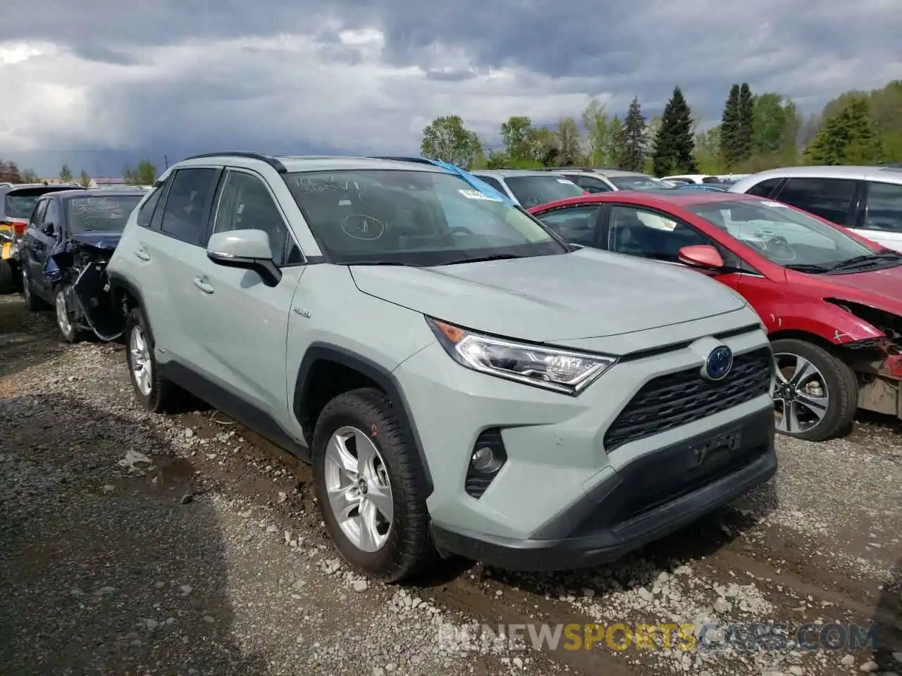 1 Photograph of a damaged car JTMRWRFV8KD020733 TOYOTA RAV4 2019