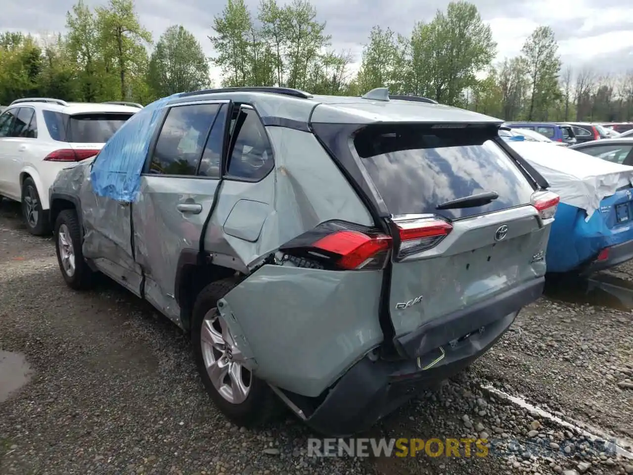 3 Photograph of a damaged car JTMRWRFV8KD020733 TOYOTA RAV4 2019