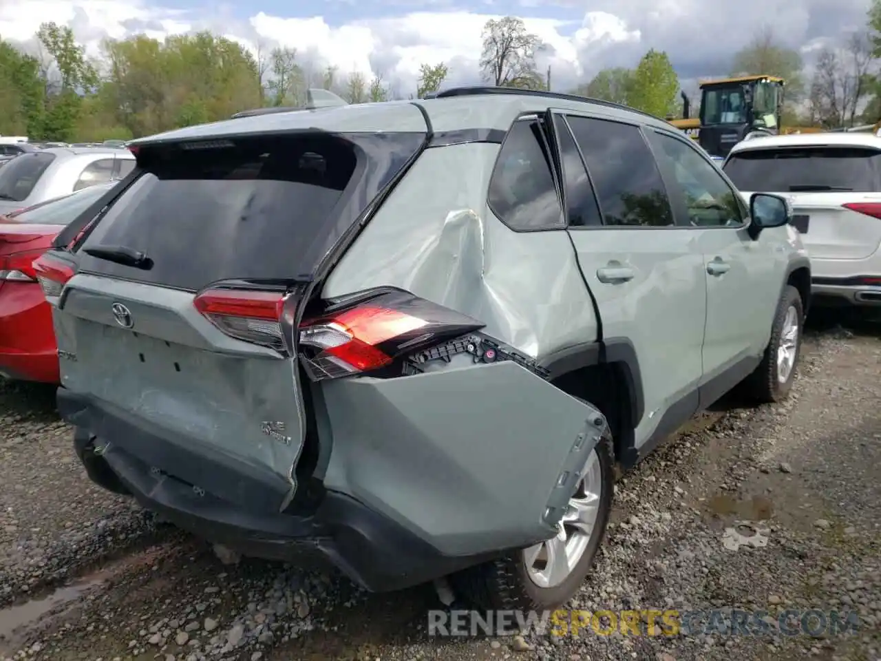 4 Photograph of a damaged car JTMRWRFV8KD020733 TOYOTA RAV4 2019