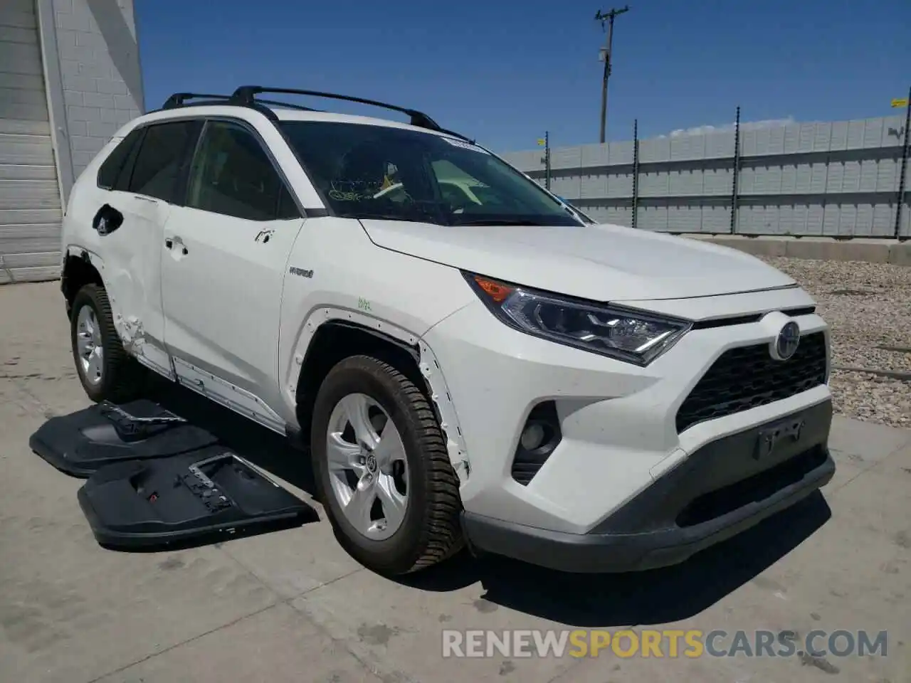 1 Photograph of a damaged car JTMRWRFV8KD036432 TOYOTA RAV4 2019