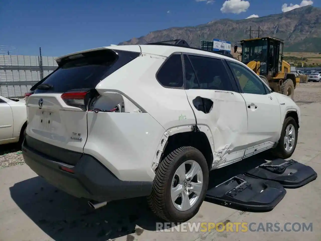 4 Photograph of a damaged car JTMRWRFV8KD036432 TOYOTA RAV4 2019