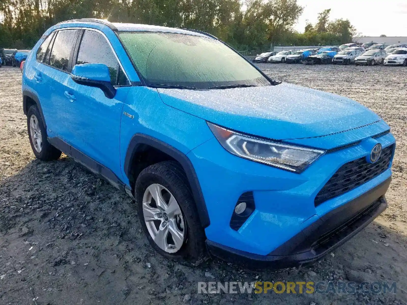 1 Photograph of a damaged car JTMRWRFV8KJ004453 TOYOTA RAV4 2019