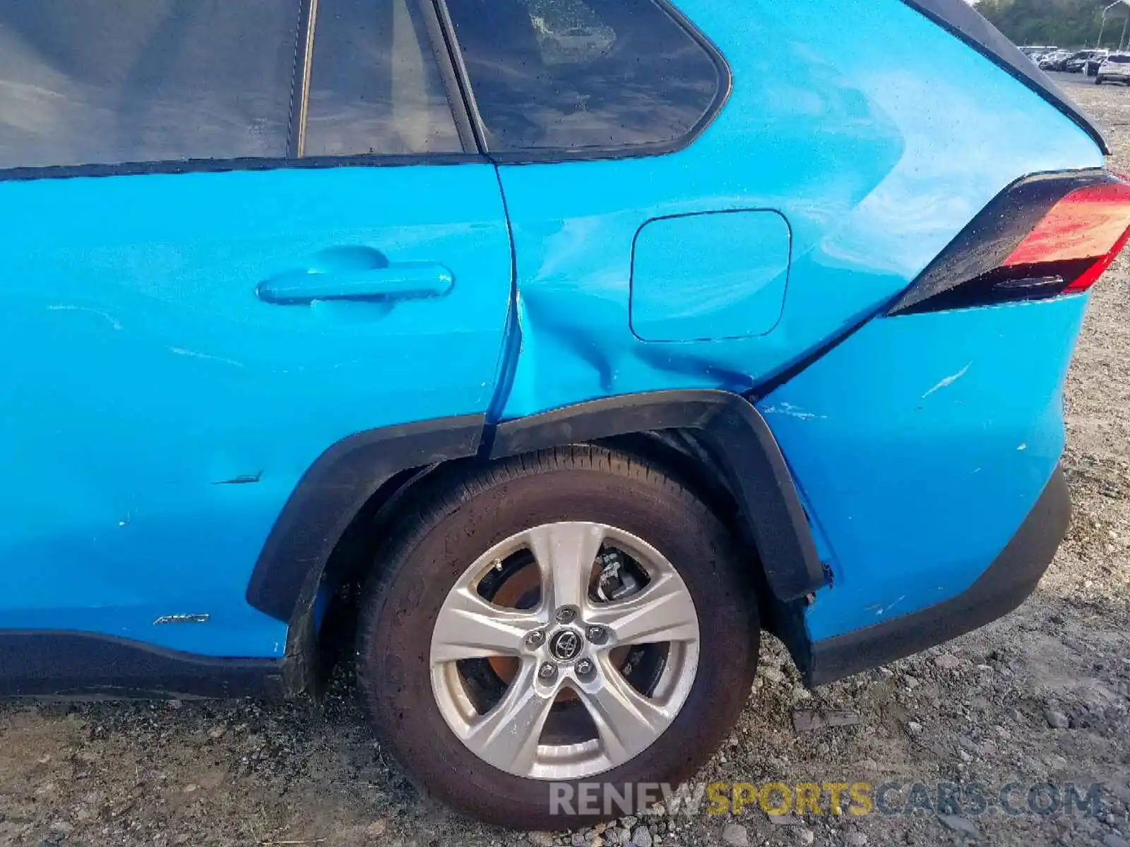 9 Photograph of a damaged car JTMRWRFV8KJ004453 TOYOTA RAV4 2019