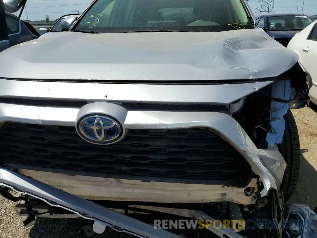 9 Photograph of a damaged car JTMRWRFV9KD007523 TOYOTA RAV4 2019