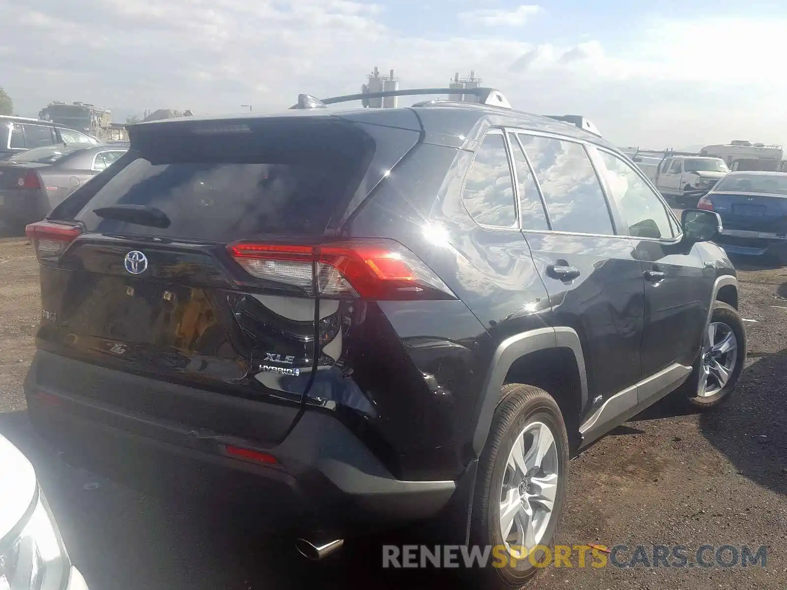 4 Photograph of a damaged car JTMRWRFV9KD010700 TOYOTA RAV4 2019