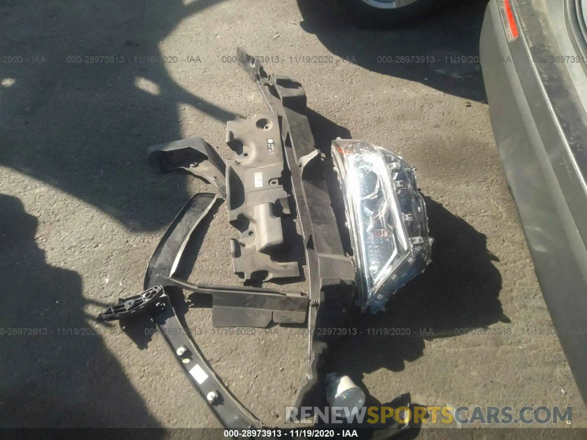 12 Фотография поврежденного автомобиля JTMRWRFV9KD011653 TOYOTA RAV4 2019