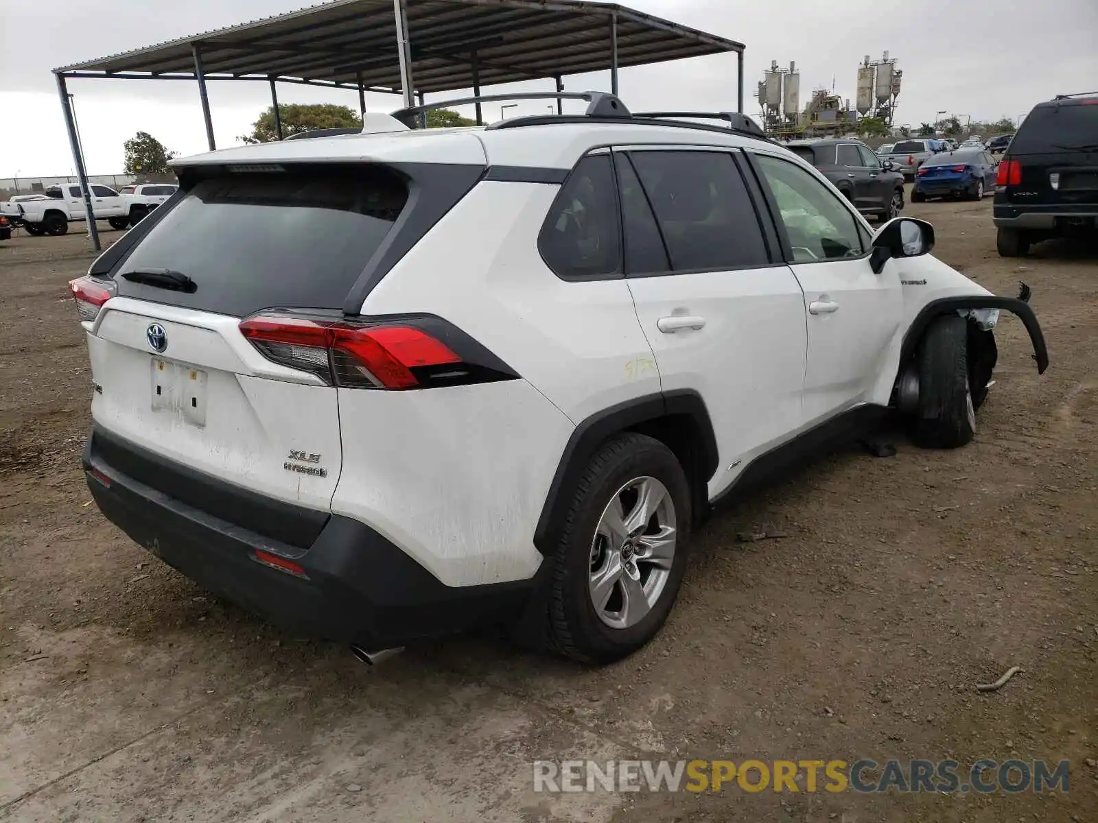 4 Photograph of a damaged car JTMRWRFV9KD013208 TOYOTA RAV4 2019