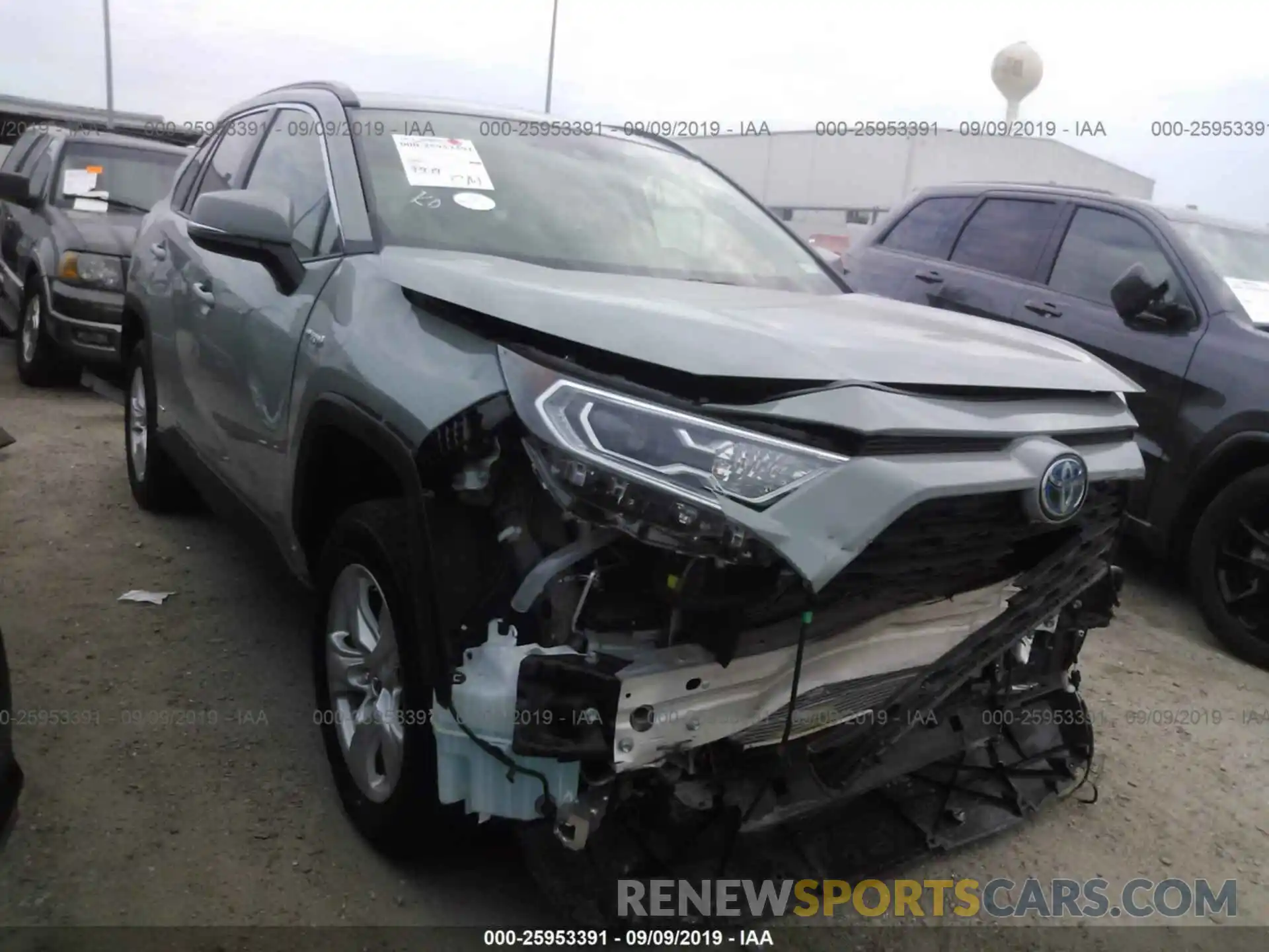 1 Photograph of a damaged car JTMRWRFV9KD020725 TOYOTA RAV4 2019