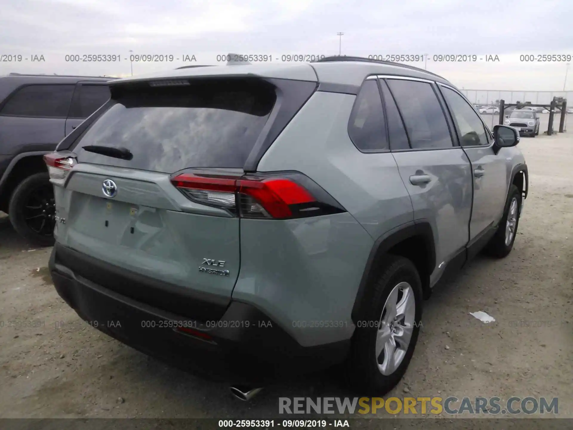 4 Фотография поврежденного автомобиля JTMRWRFV9KD020725 TOYOTA RAV4 2019